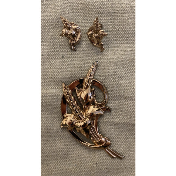 Vtg Designer Jewelry Bouquet Rose Gold FLOWER Brooch Pin ClipOn Earrings 3pc Set - Picture 1 of 8